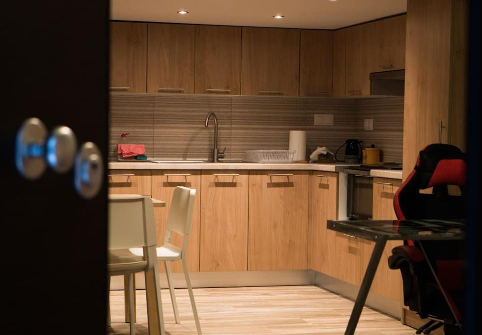 Modern Cozy Appartment In 테살로니키 외부 사진
